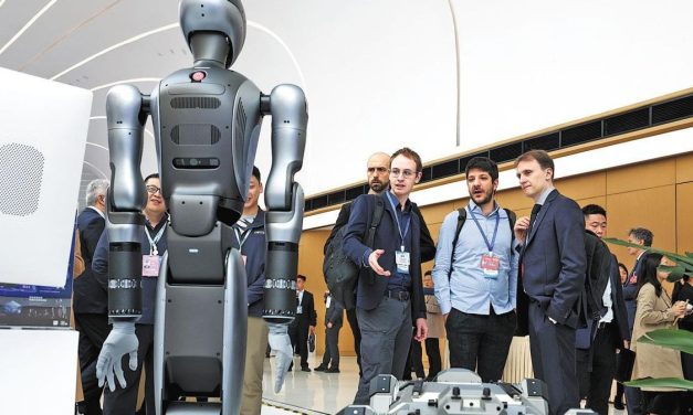 China Luncurkan Robot Humanoid AI Bantu Pekerjaan Rumah