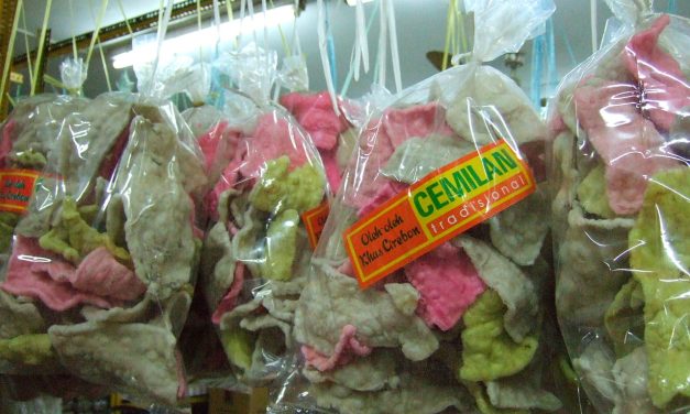 Kerupuk Melarat Cirebon: Mengapa Digoreng Pakai Pasir?