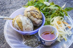 Balut Filipina: Jajanan Ekstrem Embrio Bebek Rebus Khas Manila