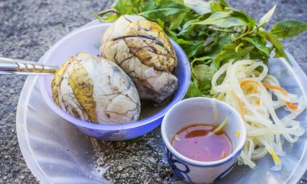 Balut Filipina: Jajanan Ekstrem Embrio Bebek Rebus Khas Manila