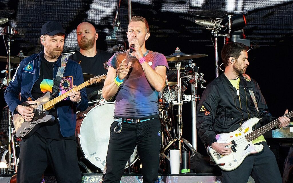 Tur Dunia Coldplay Sukses Tekan Emisi Karbon Hingga 59 Persen