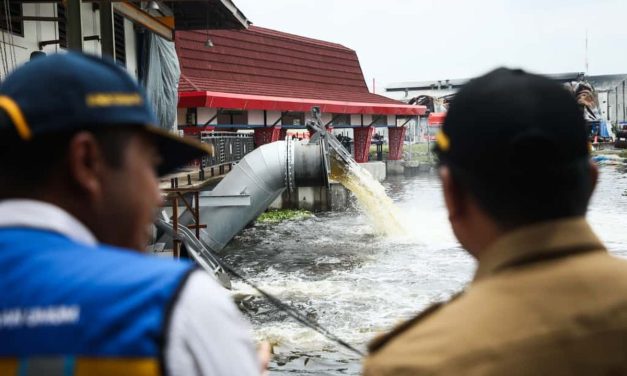 Pemprov Jateng Uji Coba Pintu Air Terpadu Di Semarang