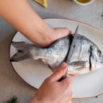 Rahasia Alami Hilangkan Bau Amis Ikan Dalam 1 Menit