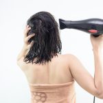 Cegah Iritasi Dan Ketombe, Hentikan Pakai Hairdryer Terlalu Dekat
