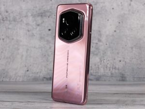 Honor Magic6 RSR Porsche Design Hadir Usung Periskop 180 MP